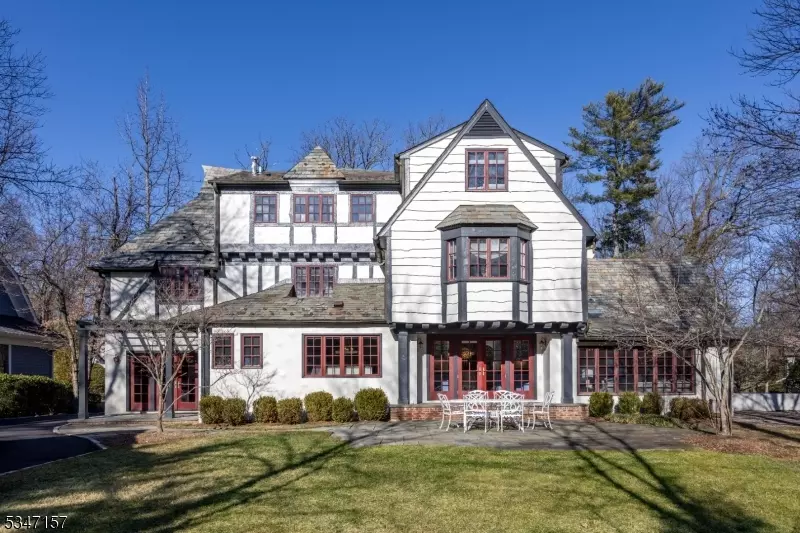 11 Sherwood Road, Millburn Twp., NJ 07078