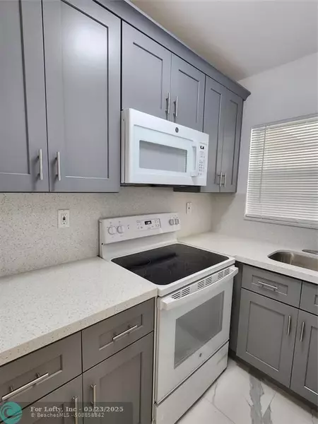 2466 Lincoln St #2, Hollywood, FL 33020