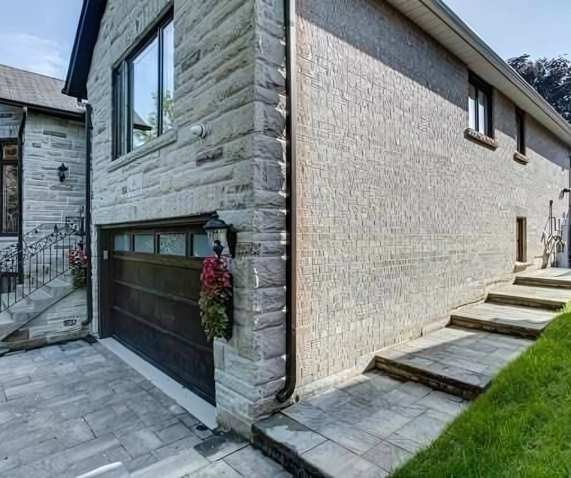 Aurora, ON L4G 6S2,55 Sisman AVE