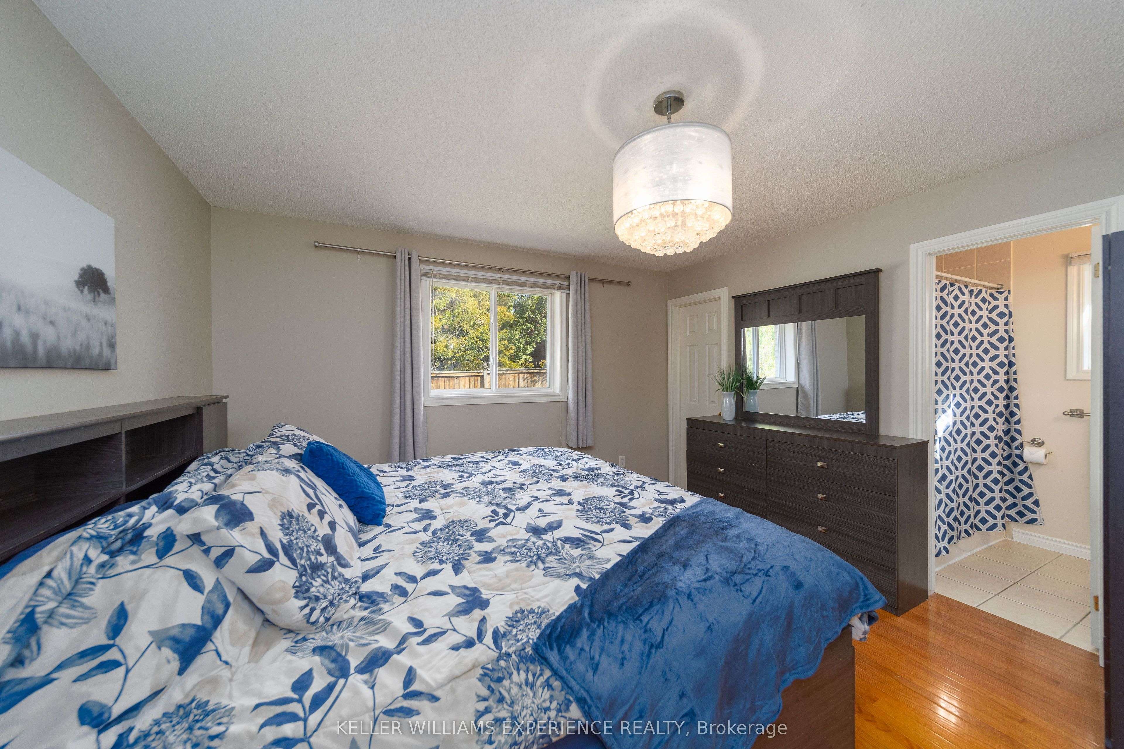 Barrie, ON L4N 5Y1,17 MICHELLE DR