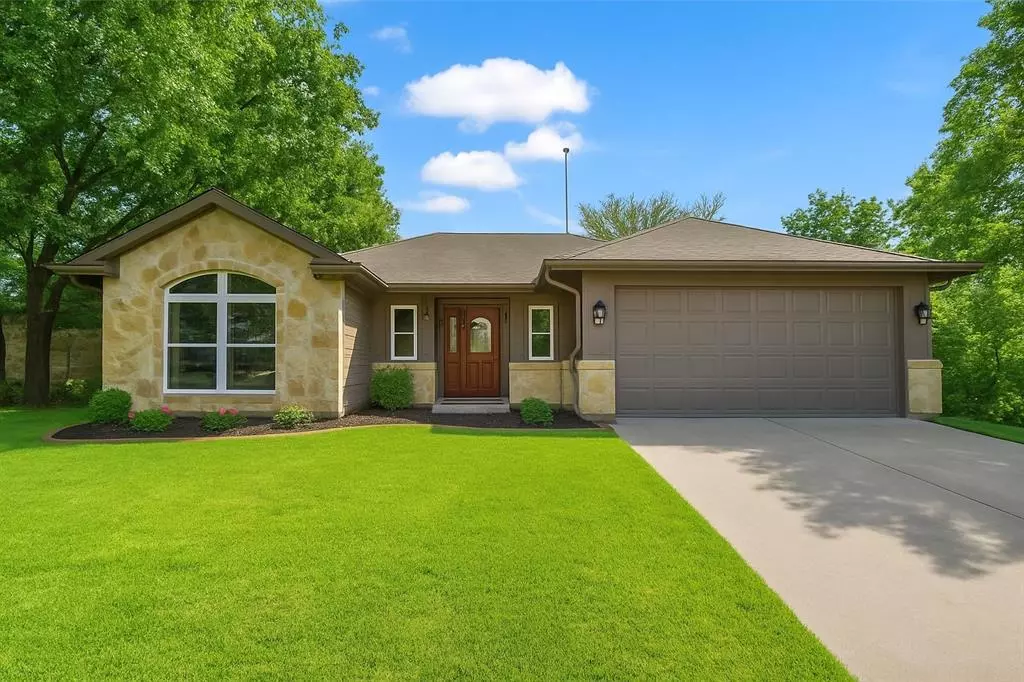 Weatherford, TX 76086,1114 N Elm Street