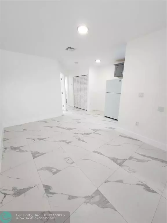 Hollywood, FL 33020,2466 Lincoln St #2