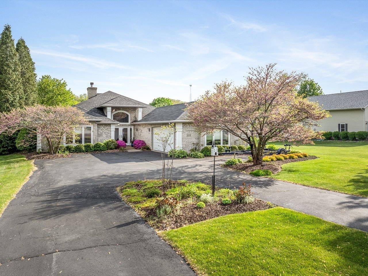 223 Lake Summerset Road, Lake Summerset, IL 61019