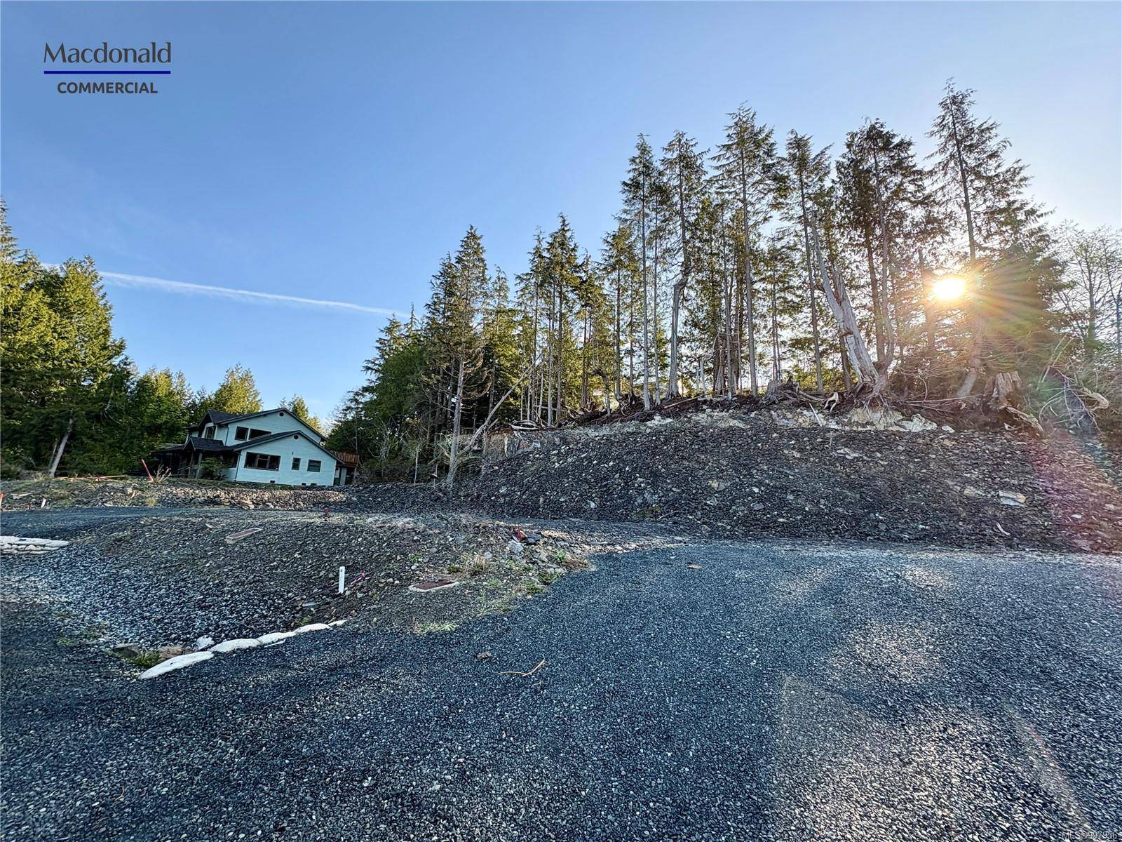 Tofino, BC V0R 2Z0,238 First St