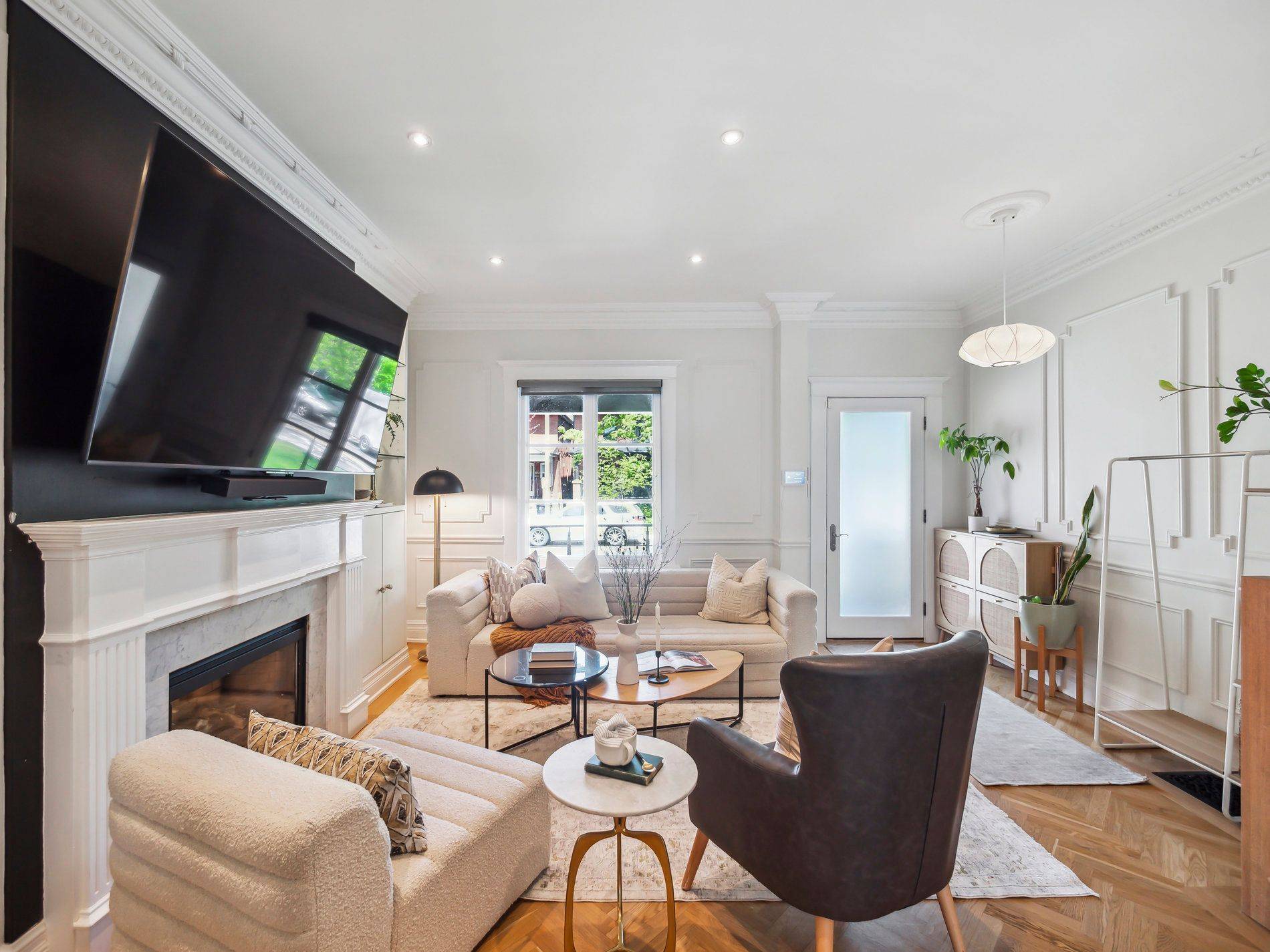 Toronto W01, ON M6R 1H2,137 Galley AVE