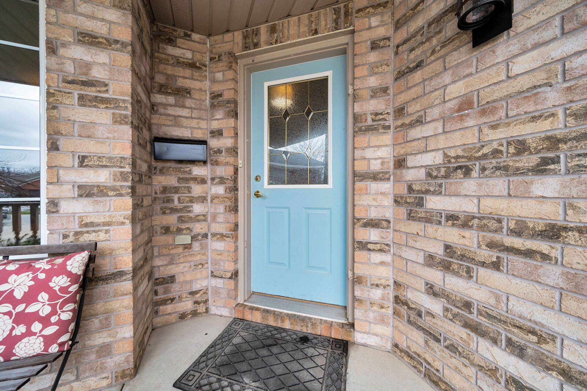 Haldimand, ON N3W 2M2,9 LINDSAY DR