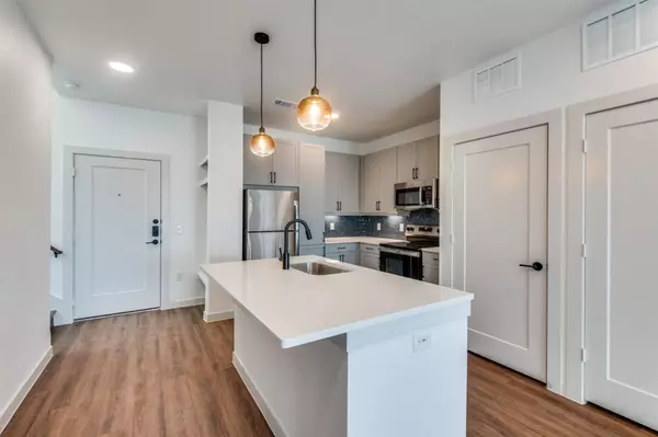 Dallas, TX 75203,627 N Lancaster Avenue #312