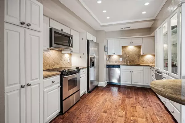 Dallas, TX 75248,5200 Keller Springs Road #330