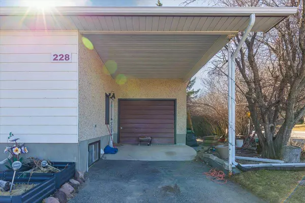 Milo, AB T0L1L0,228 2 ST North