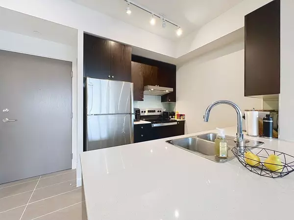 Toronto W04, ON M9N 0B6,10 Wilby CRES #609