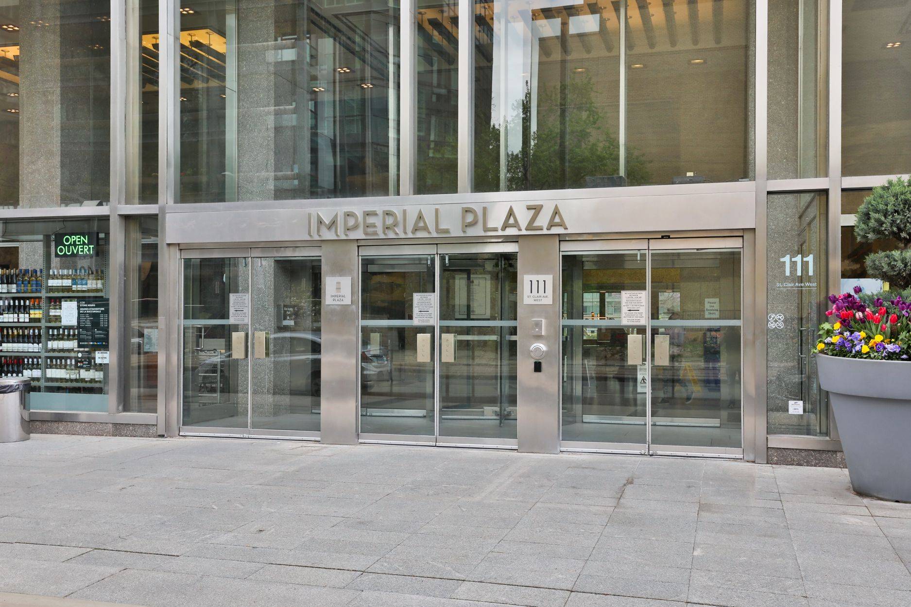 Toronto C02, ON M4V 1B5,111 St Clair AVE W #1422