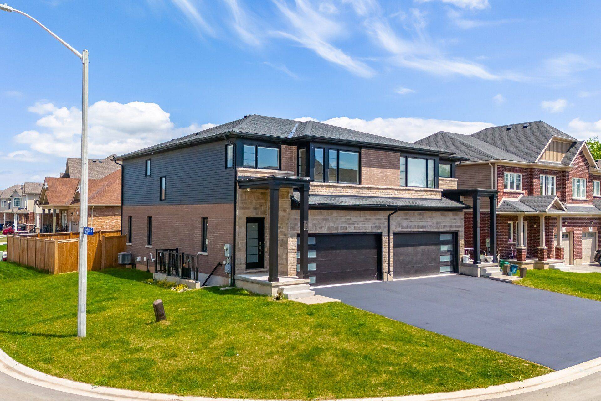 Niagara Falls, ON L2G 3P6,4259 SHUTTLEWORTH DR