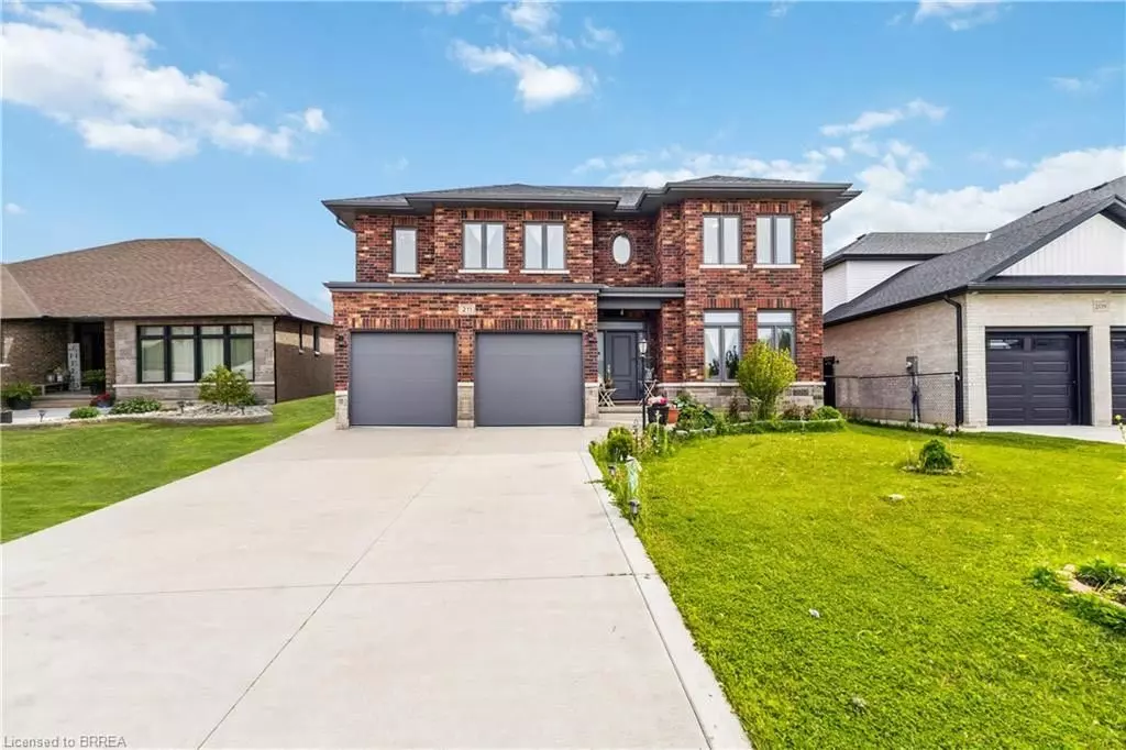 Dutton/dunwich, ON N0L 1J0,211 Leitch ST