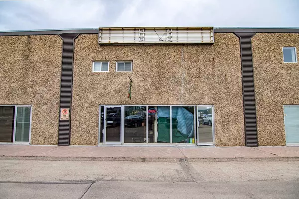 Red Deer, AB T4P 1M2,7428 49 AVE #13