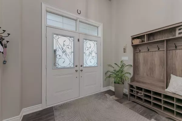 Georgina, ON L0E 1S0,807A Montsell AVE