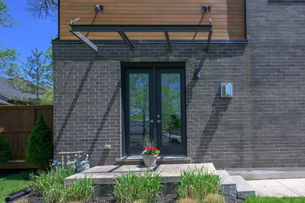London North, ON N6H 3R9,433 Hyde Park RD #2