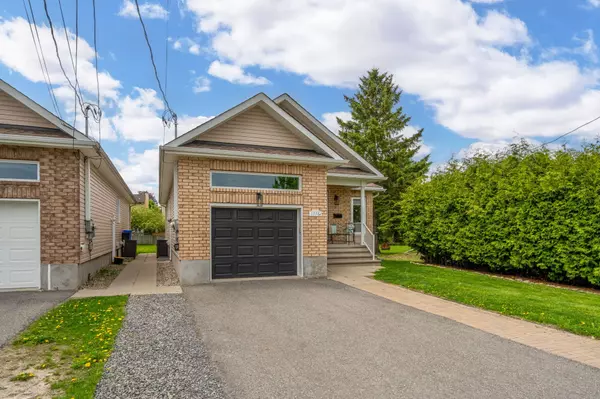 Orleans - Convent Glen And Area, ON K1C 1M5,1776 Belcourt BLVD