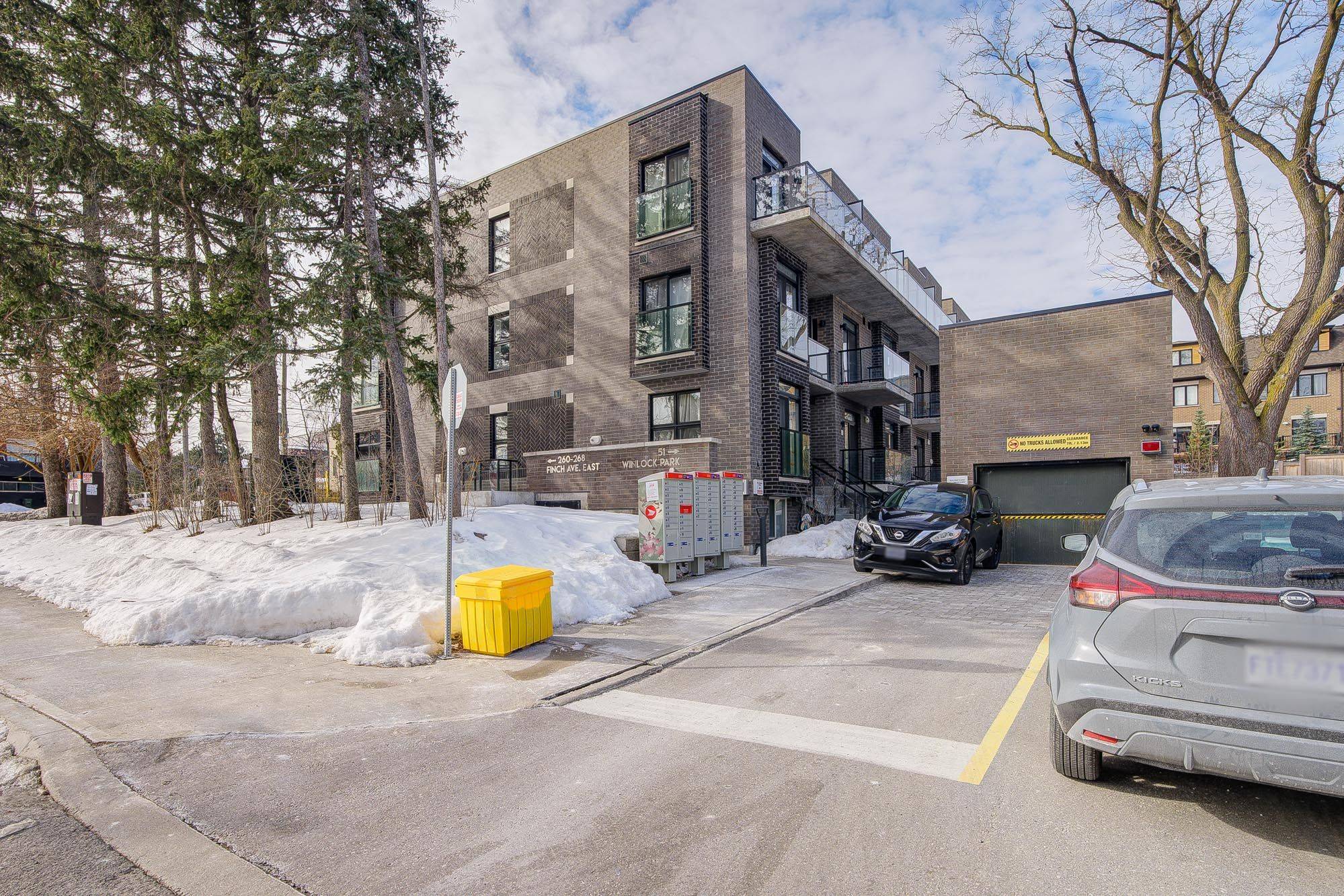 Toronto C14, ON M2M 0B8,51 Winlock PARK #26