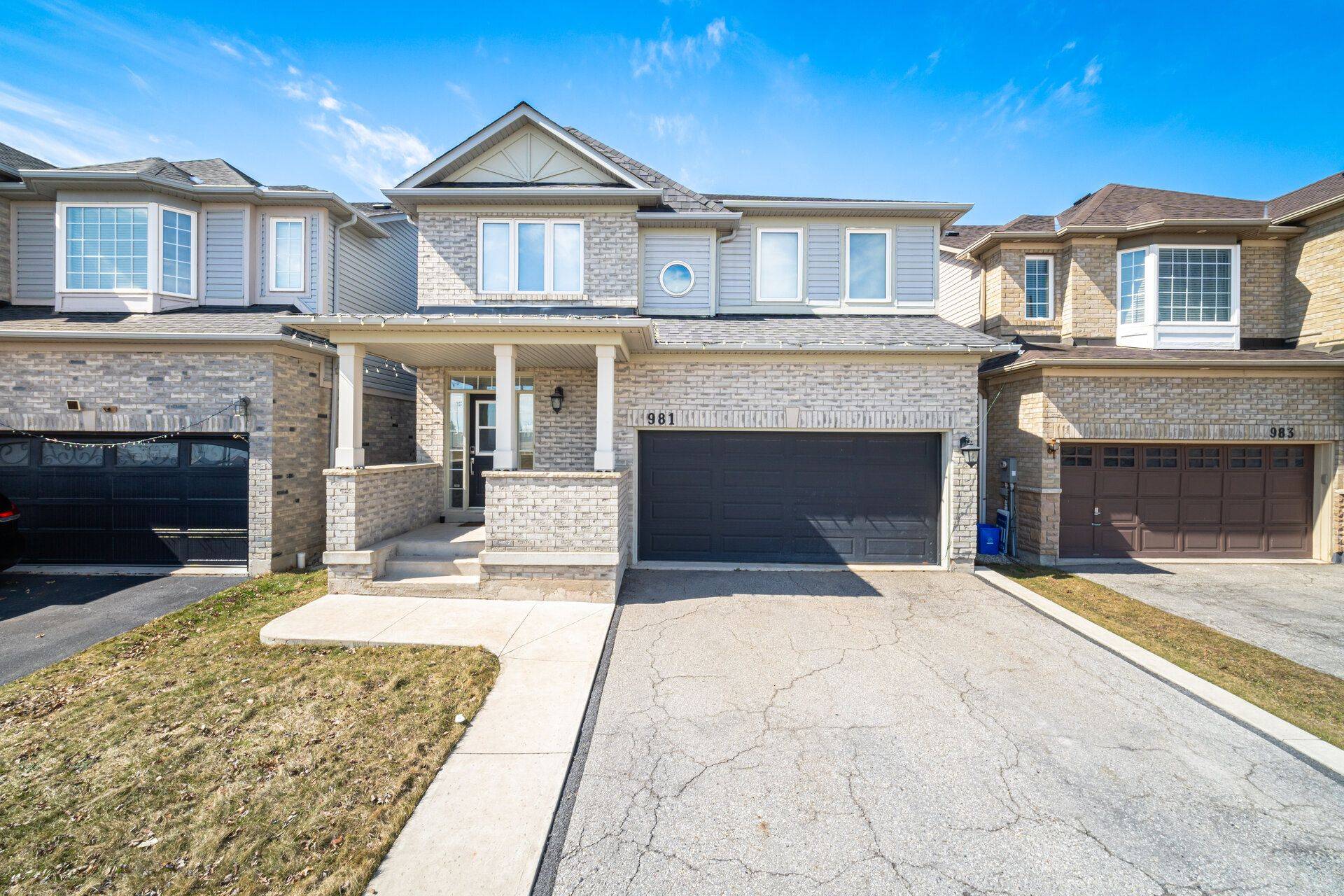 981 Kennedy CIR,  Milton,  ON L9T 0C6