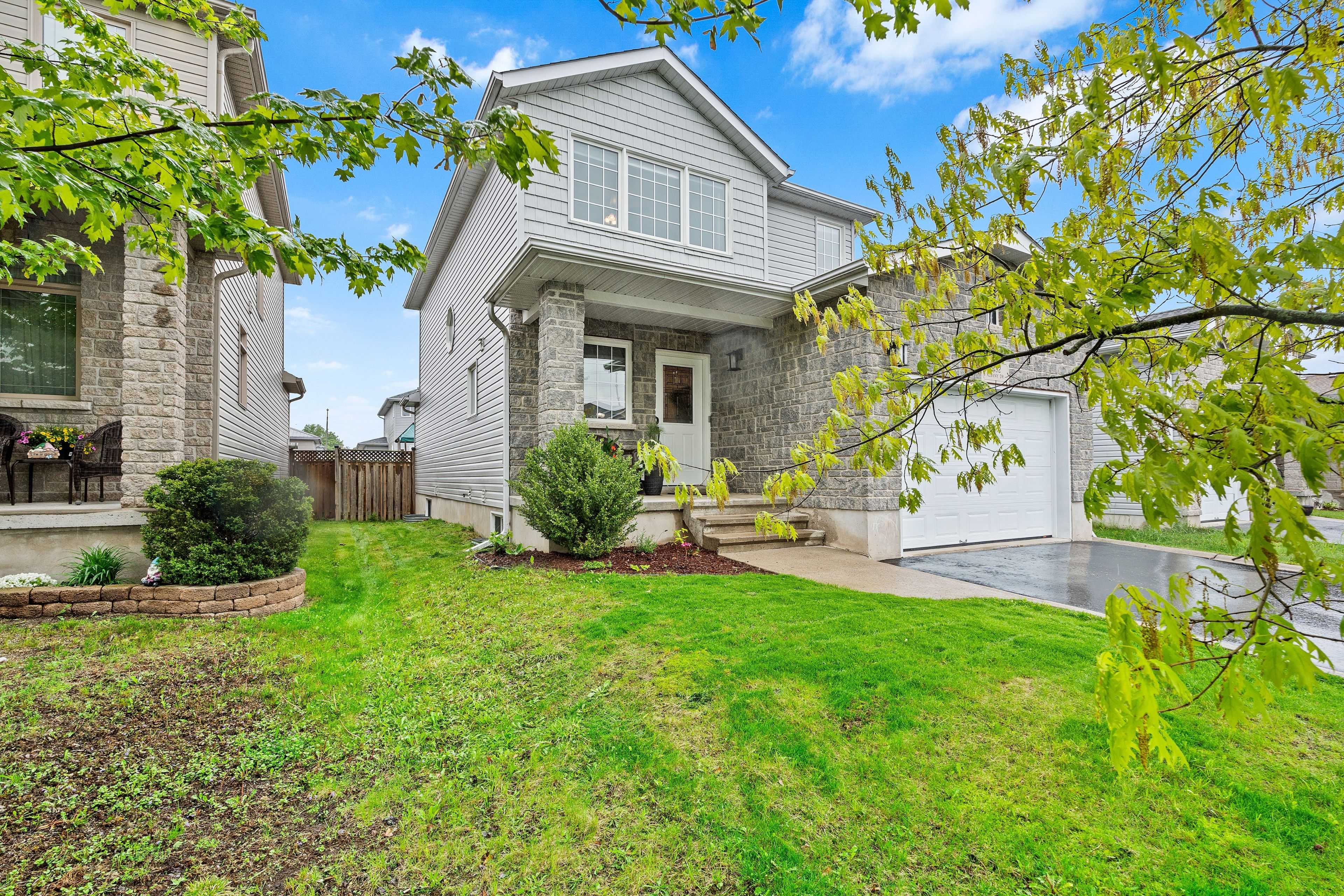 Kingston, ON K7P 0B8,1482 Albany DR