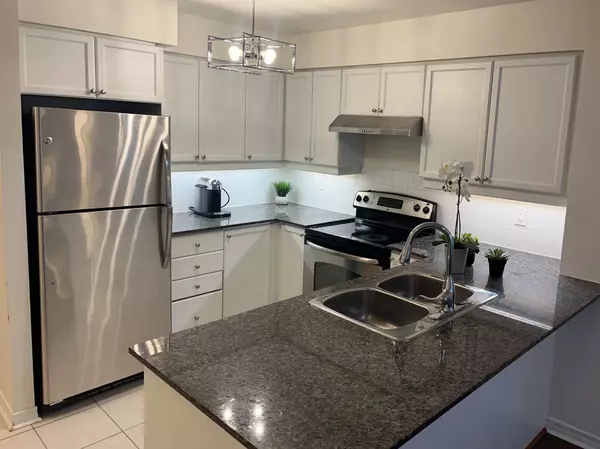Richmond Hill, ON L4B 0B1,185 Oneida CRES #812