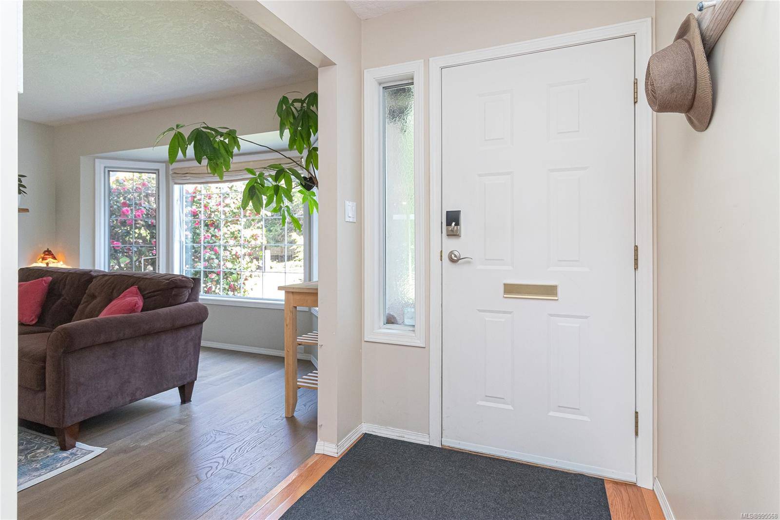 Saanich, BC V8X 1L6,4288 Quadra St