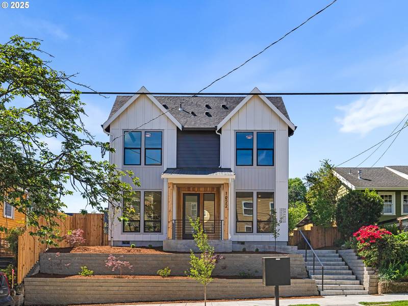 1216 SE Center ST #4, Portland, OR 97202