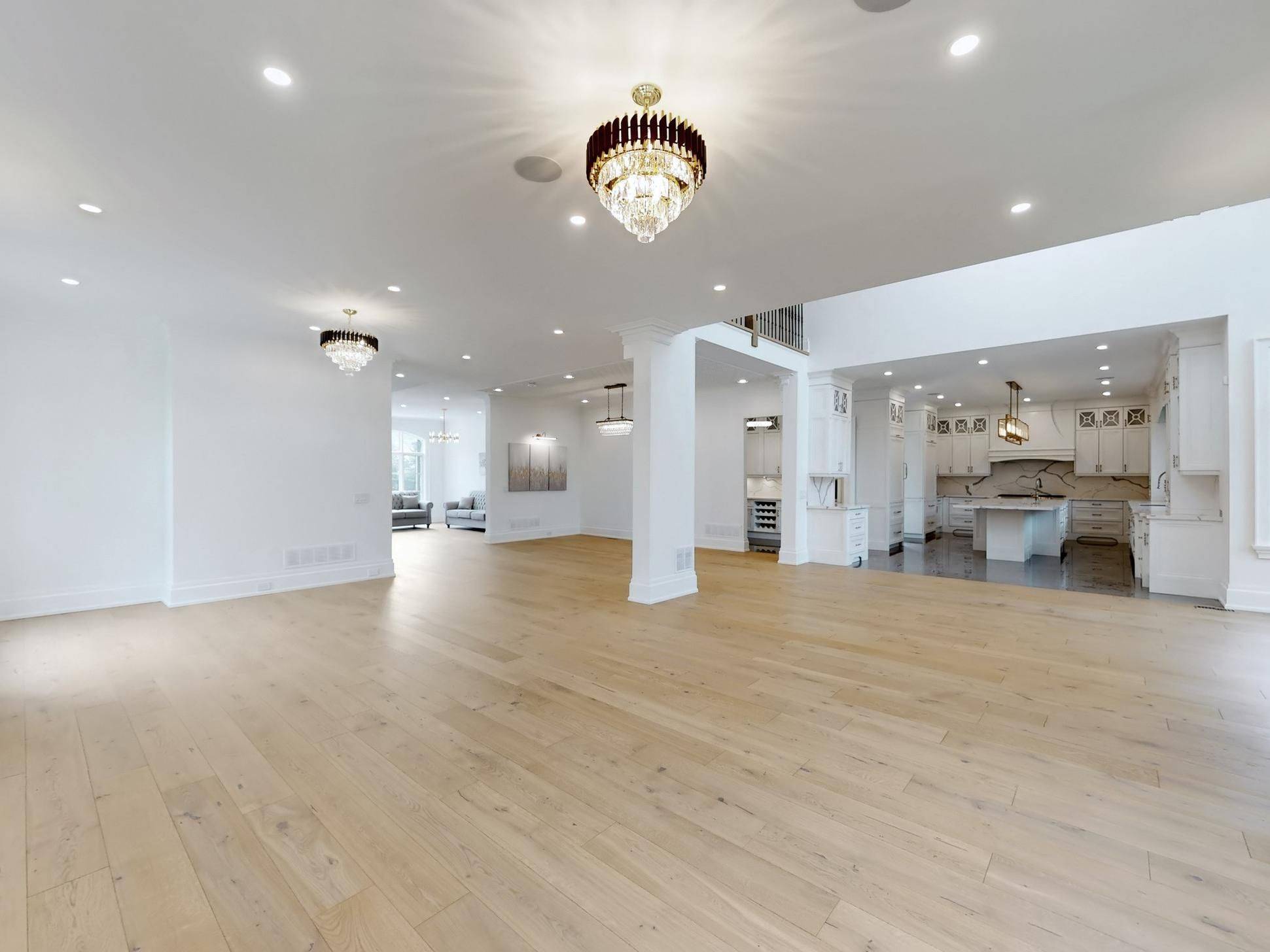Oakville, ON L6L 1E7,1257 Lakeshore RD W