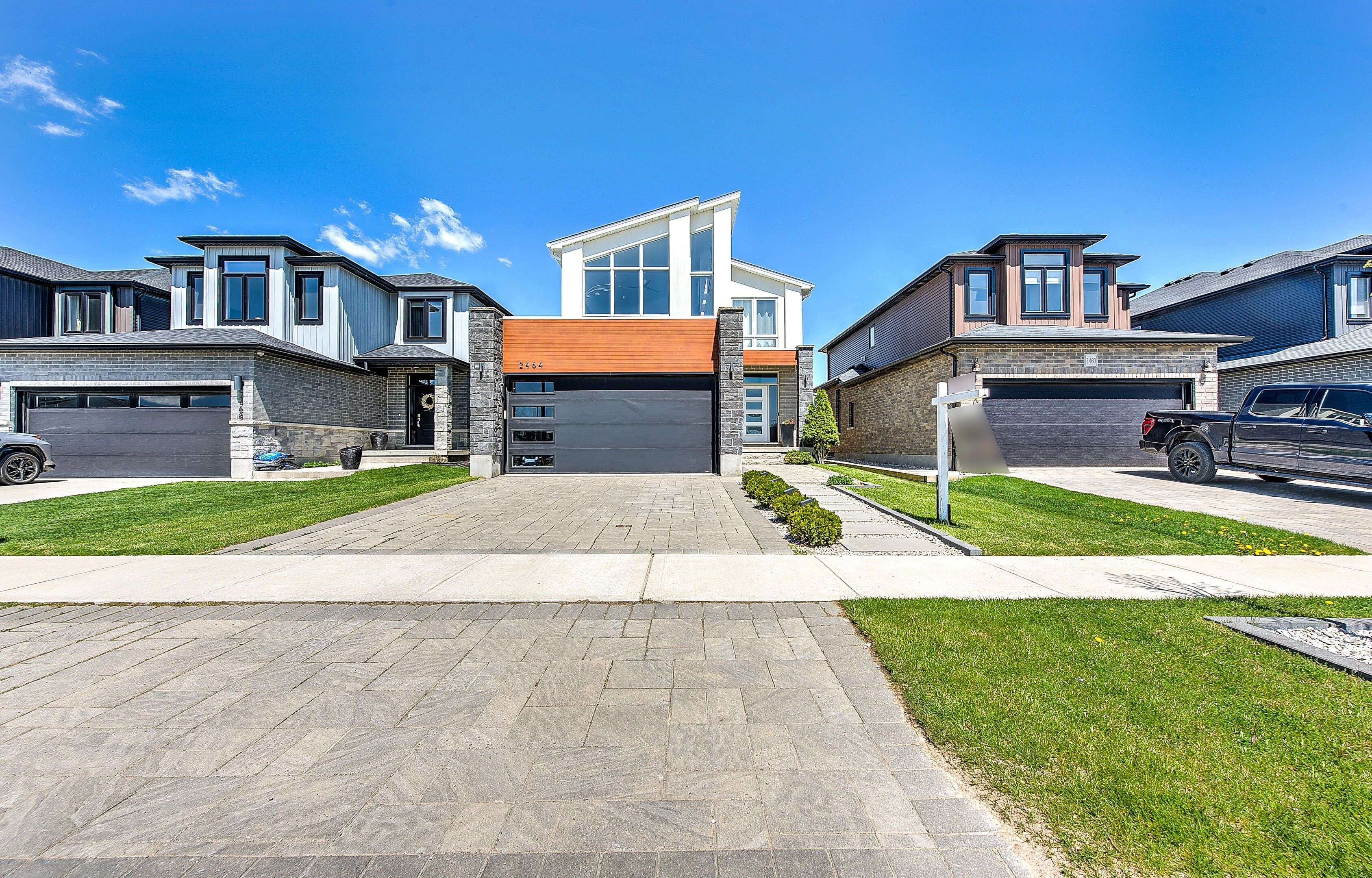 London North, ON N6G 0L5,2464 Buroak DR