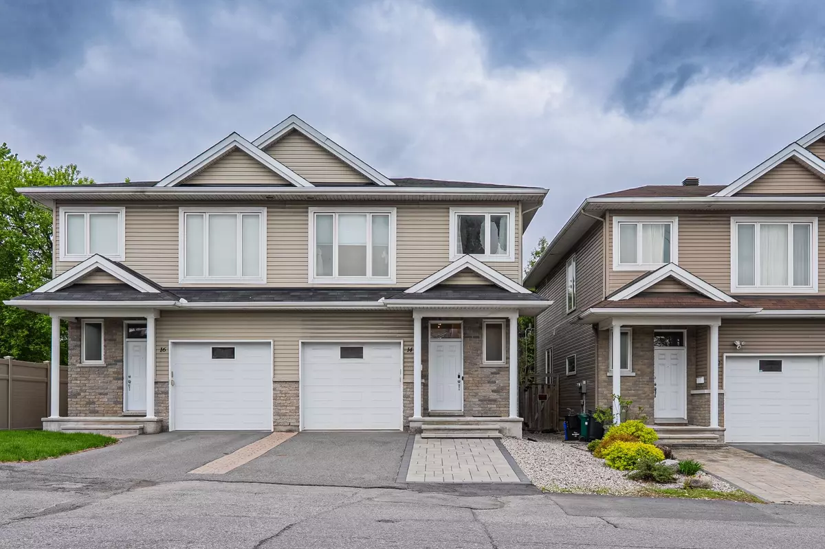 Overbrook - Castleheights And Area, ON K1K 0X1,14 CAMIL ST
