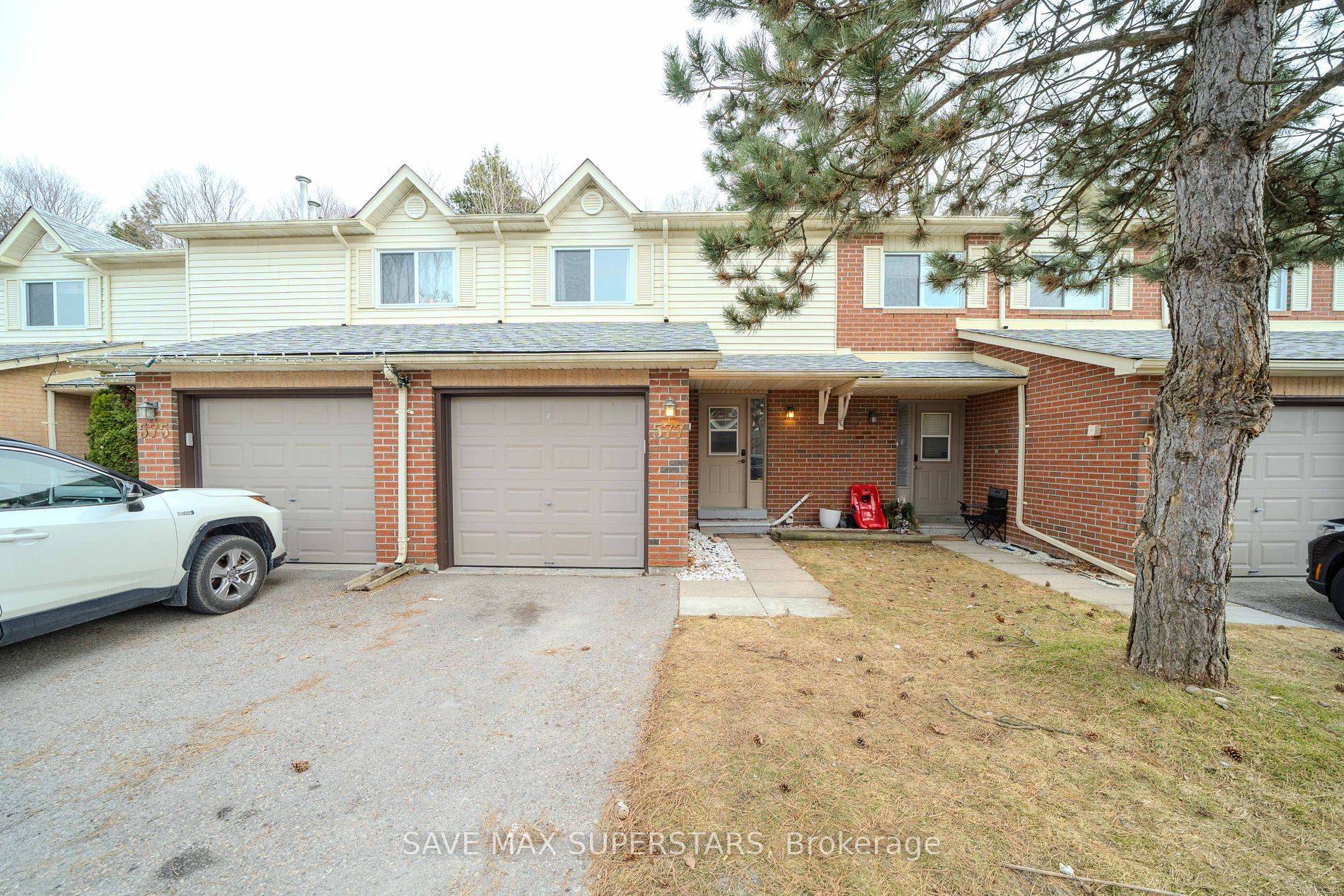 Newmarket, ON L3X 1X9,577 Jack Giles CIR