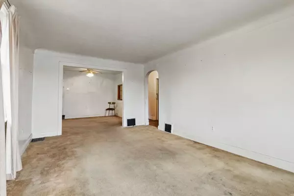 London East, ON N5Y 2L9,784 Adelaide ST N