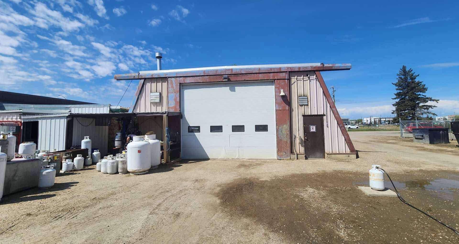 Red Deer, AB T4P 1A7,6709C GOLDENWEST AVE