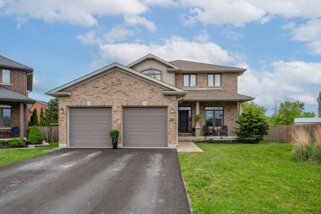 Belleville, ON K8P 0C5,33 Butternut CT