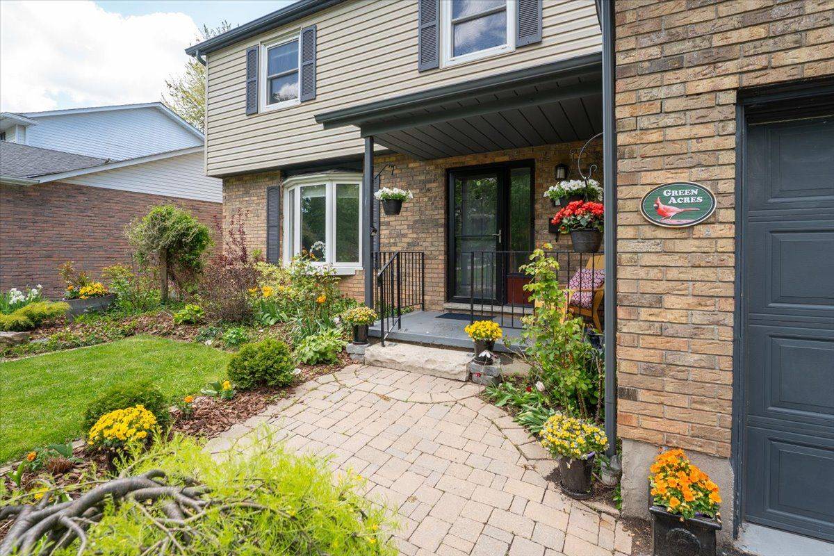Grimsby, ON L3M 4P4,19 BAL HARBOUR DR