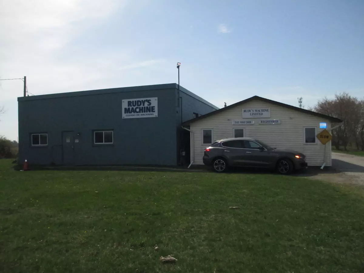 North Dumfries, ON N0B 1E0,2901 Greenfield RD