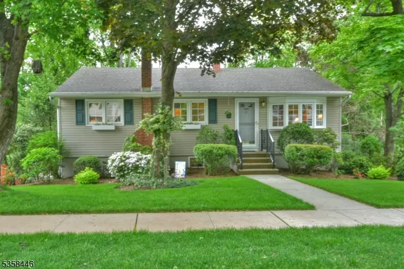 121 Red Twig Trl, Bloomingdale Boro, NJ 07403