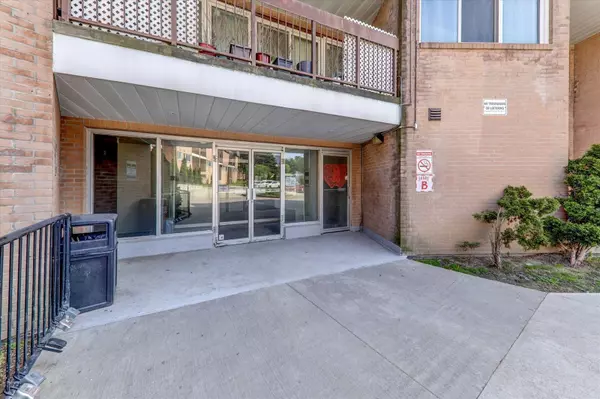 Toronto E09, ON M1E 4X2,100 Mornelle CT #2033