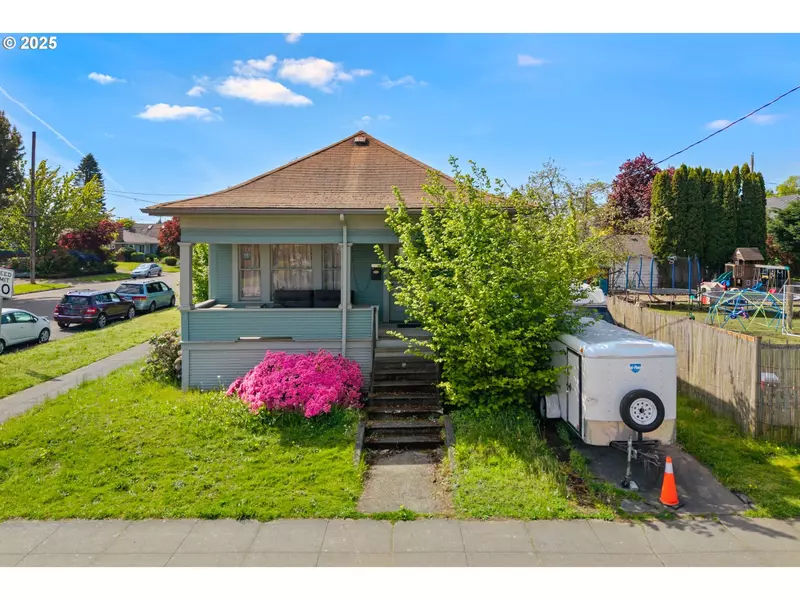 2104 N ROSA PARKS WAY, Portland, OR 97217