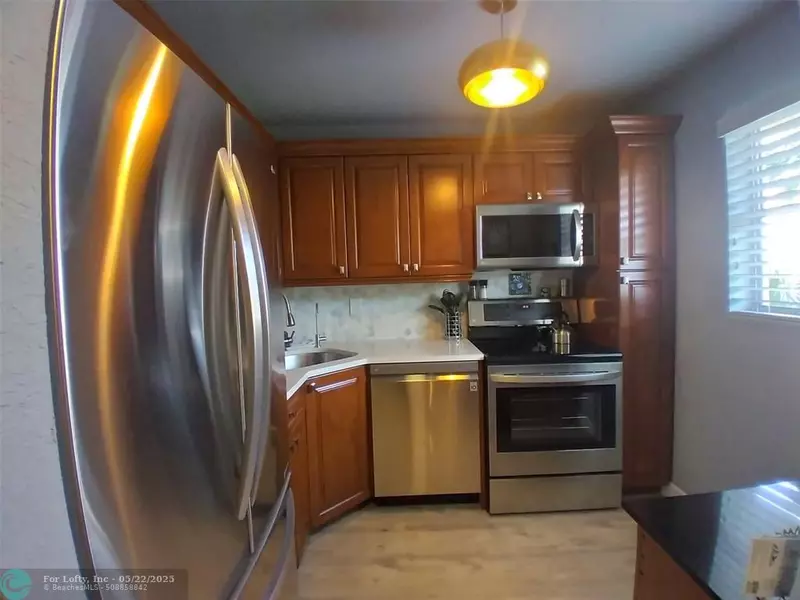8390 Lagos De Campo Blvd #203, Tamarac, FL 33321