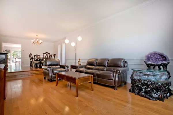 Toronto C14, ON M2M 4E8,5 Willow Heights CT