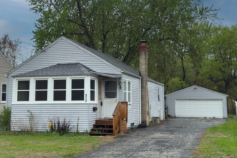 312 PENNSYLVANIA Avenue, Loves Park, IL 61111