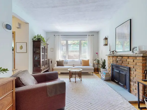 Toronto E01, ON M4K 1K7,34 Strathcona AVE N