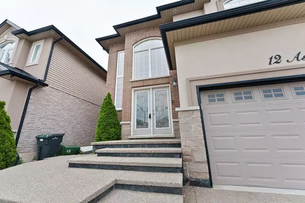 Hamilton, ON L9B 0H8,12 Ascoli DR