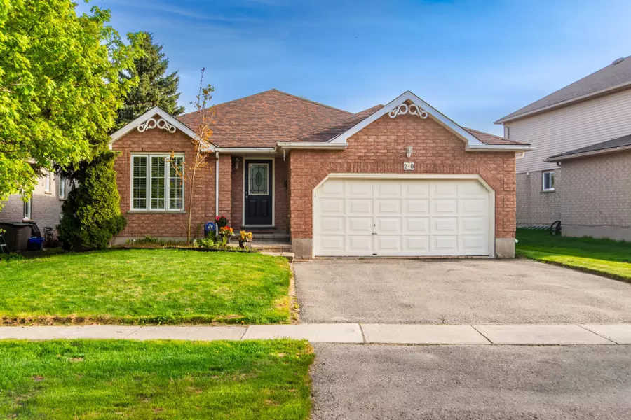 240 Walsh CRES, Orangeville, ON L9W 4T1