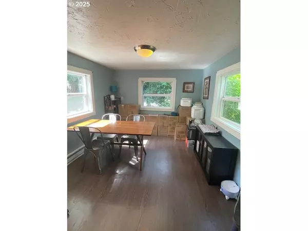 Springfield, OR 97477,239 D ST