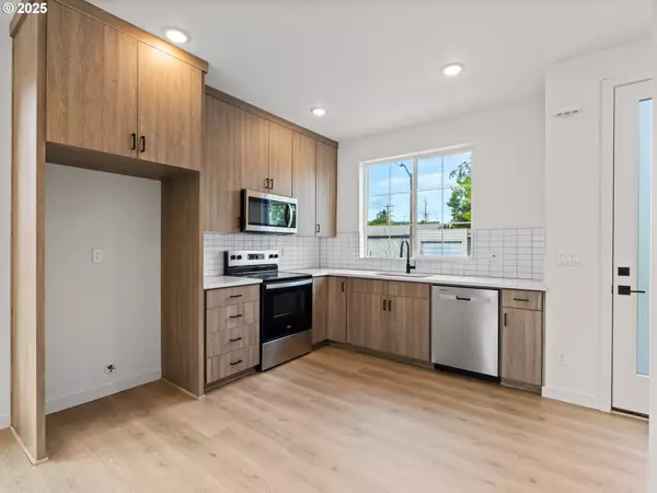 Portland, OR 97203,7586 N Alma AVE #2