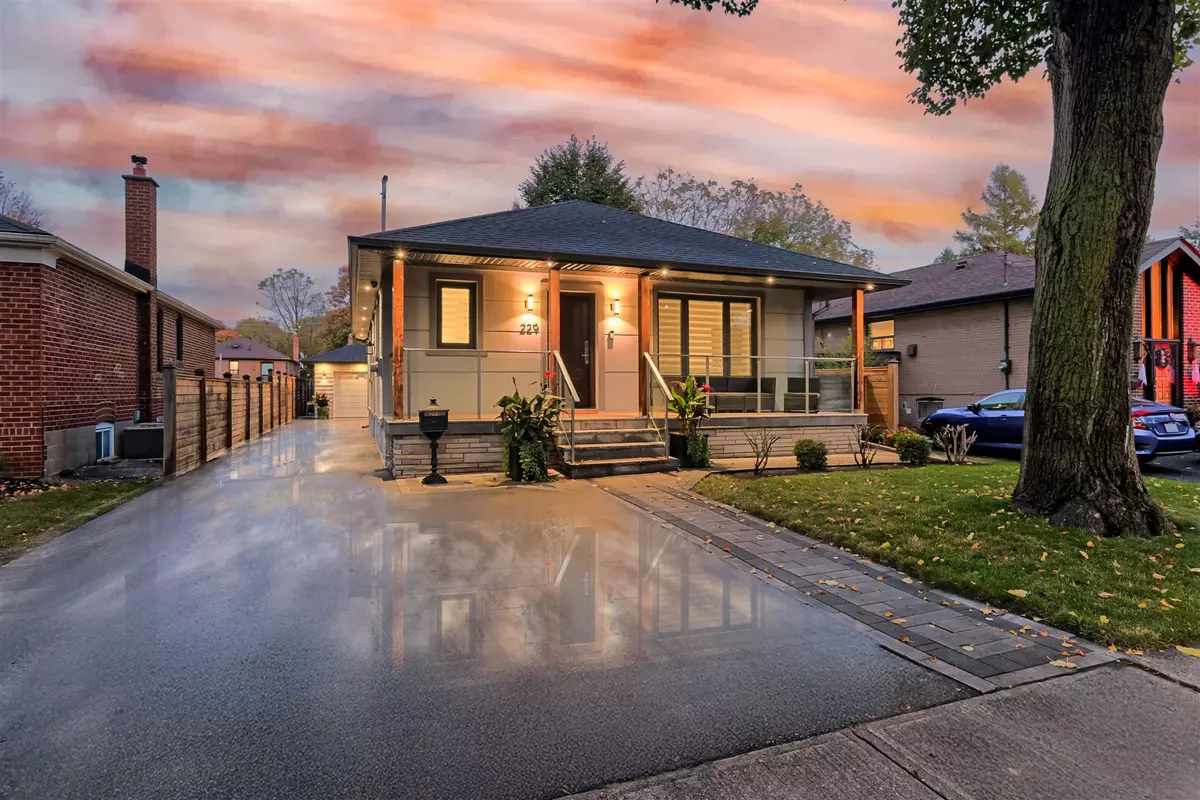 Toronto W06, ON M8W 4L8,229 Sheldon AVE