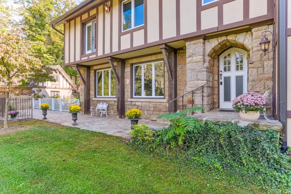 Hamilton, ON L9G 4T7,353 Sulphur Springs RD