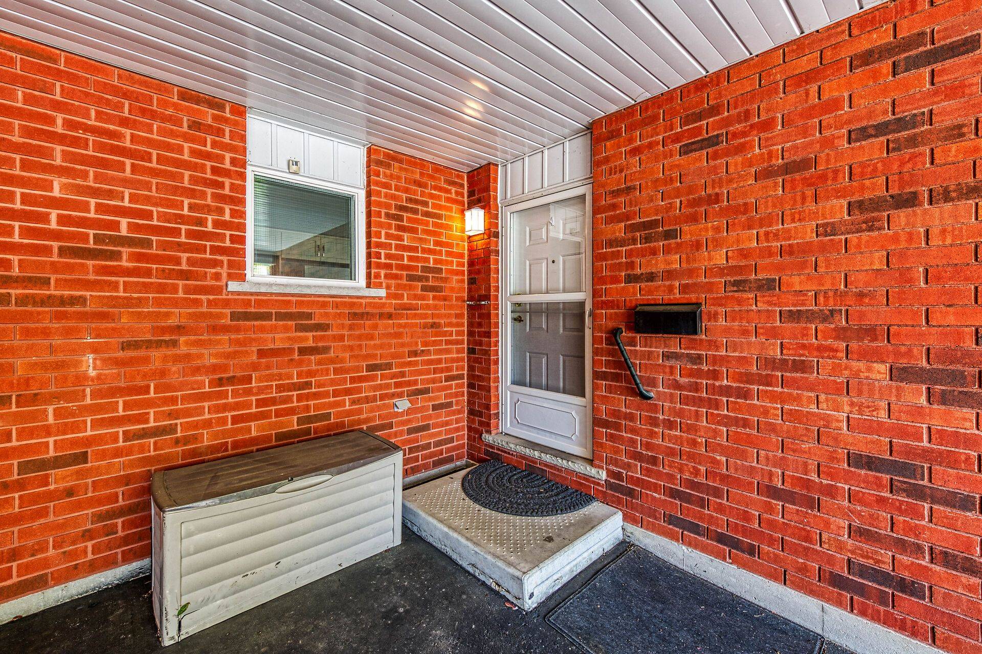 Norfolk, ON N3Y 5L8,175 Victoria ST #34